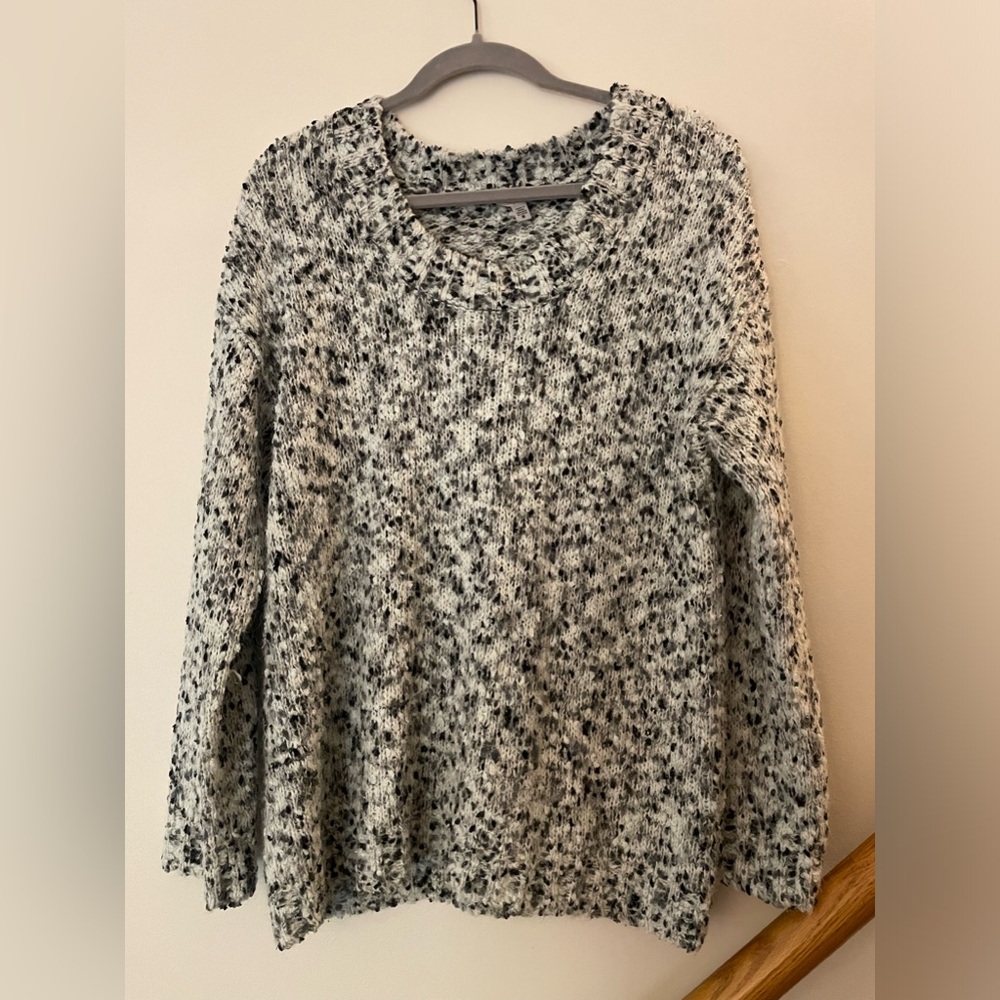 Soft, cozy crewneck sweater. Black, Gray, White
